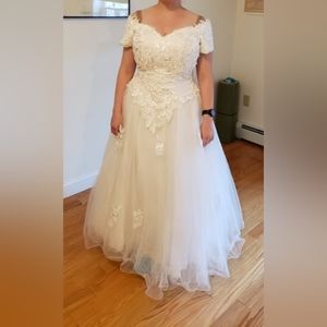 Size 10 white wedding gown